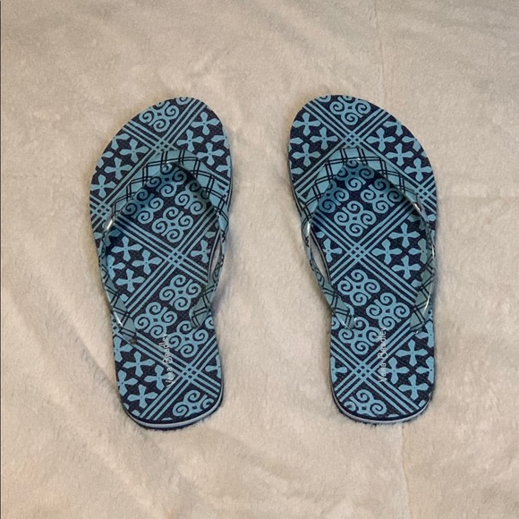 Vera Bradley Flip Flops. NWOT. - Picture 4 of 12
